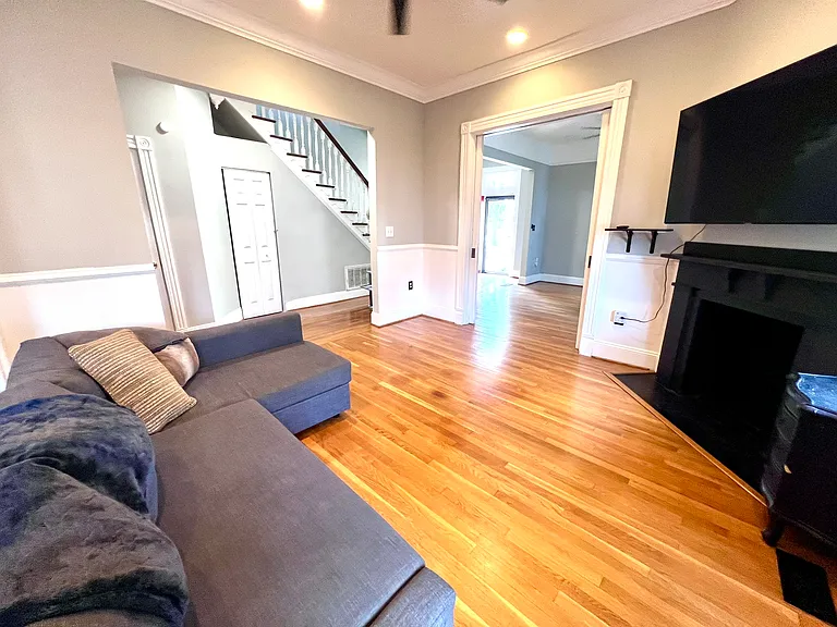 1522 Barron St — Photo 8