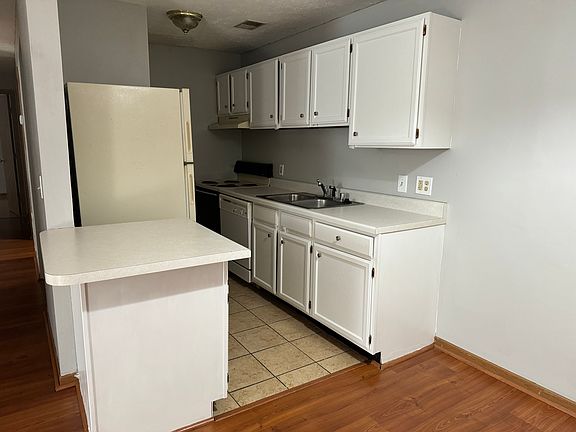 5th image of 1081 S Broadway APT 108