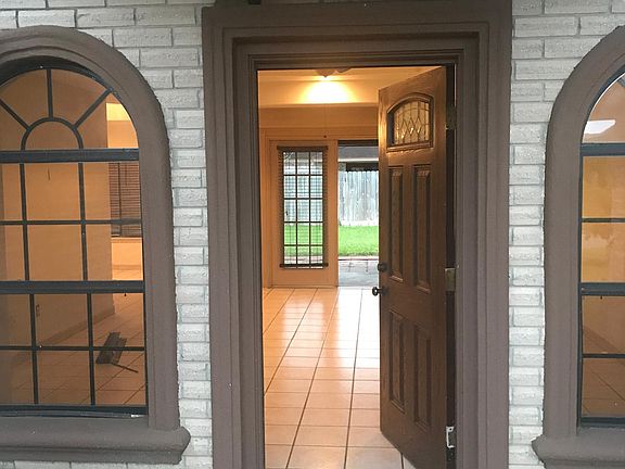 2nd image of 4726 Orchid Dr