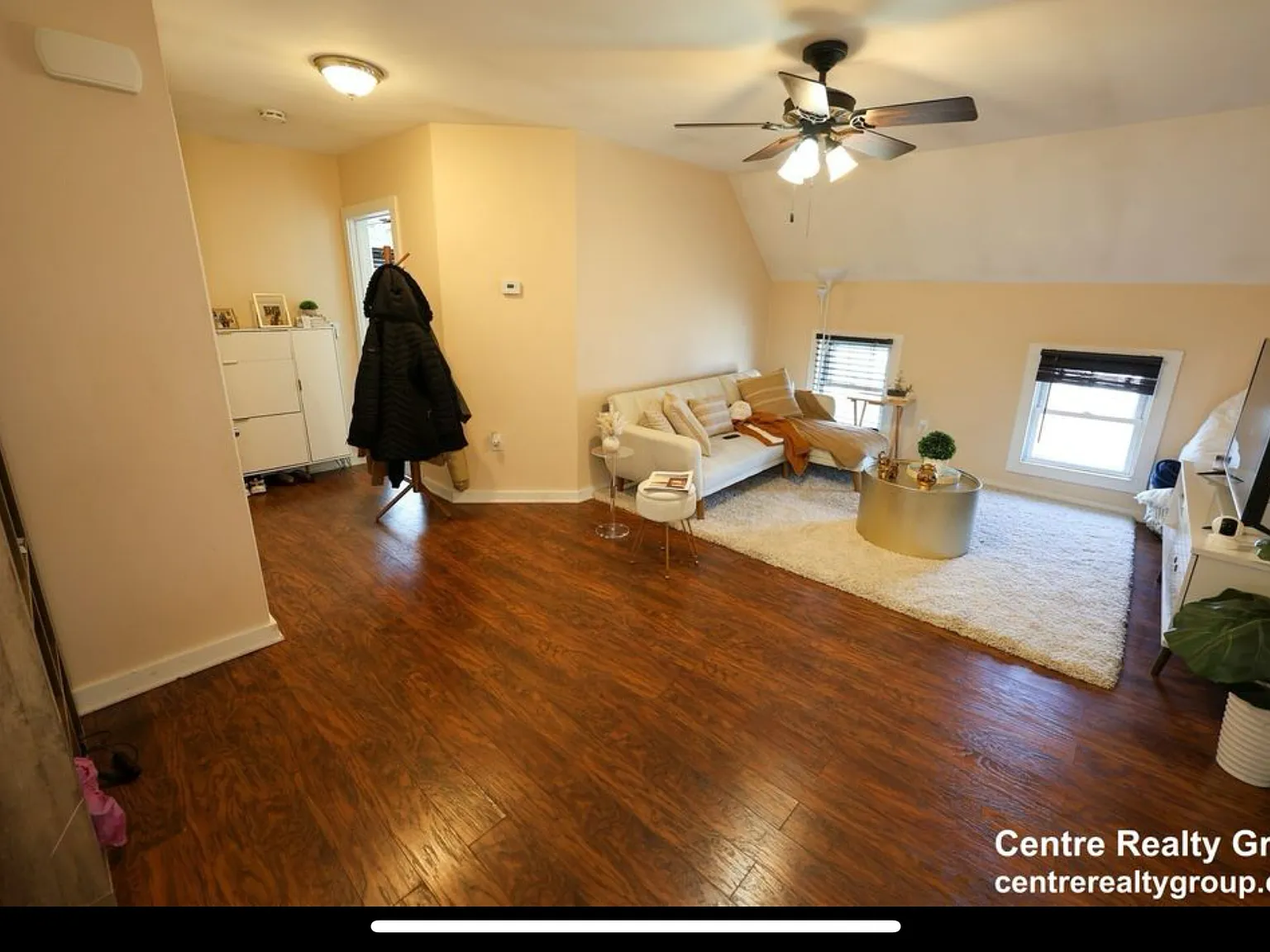 2 bed, 950 sqft, $2,650 — Photo 3