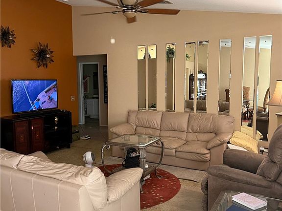 3rd image of 49601 Lincoln Dr