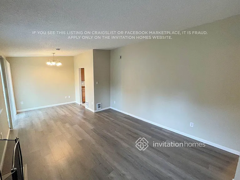10311 D St E — Photo 3