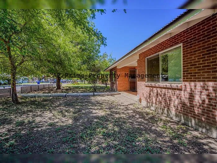351 E Encanto Dr — Photo 3