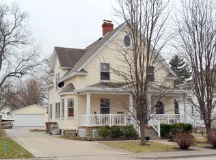 421 E 1st South St, Carlinville, IL