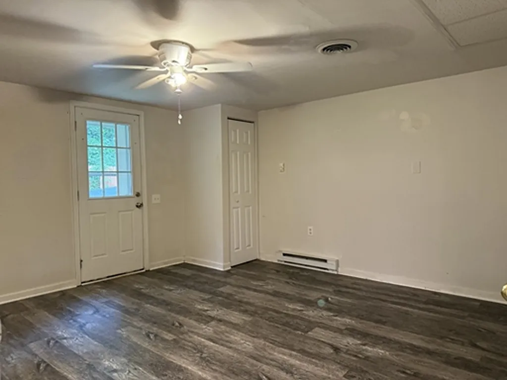 4 bed, 3.0 bath, 2250 sqft, $3,350 — Photo 3