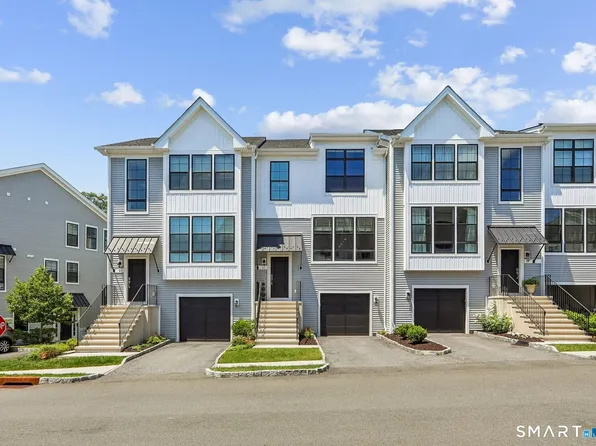 21 Brentwood Circle, Danbury, CT 06810