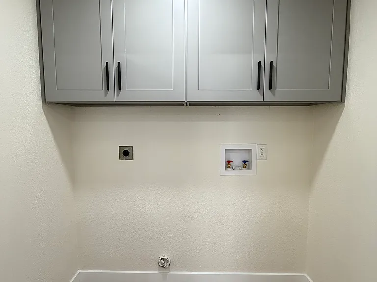 Laundry/Dryer hookup