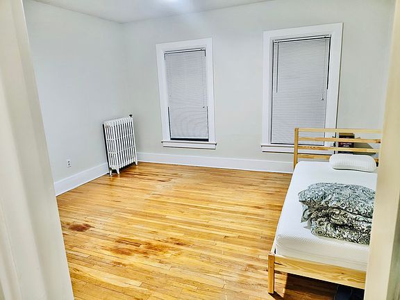 2nd image of 333 W 2nd St #3