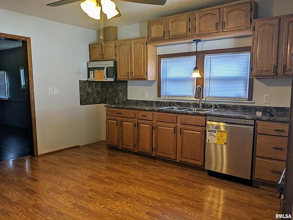 4th image of 304 N Washington Blvd