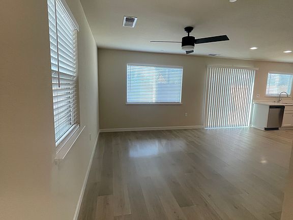 4th image of 443 Peppercorn Dr