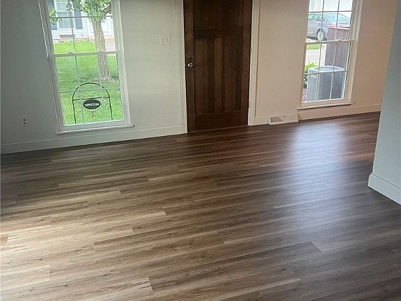 4th image of 17422 Independence Ct