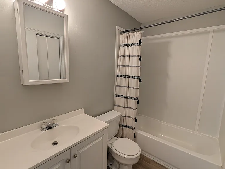 111 Cantal Dr — Photo 4