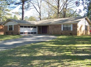 605 Shannon Dr, Hope, AR 71801