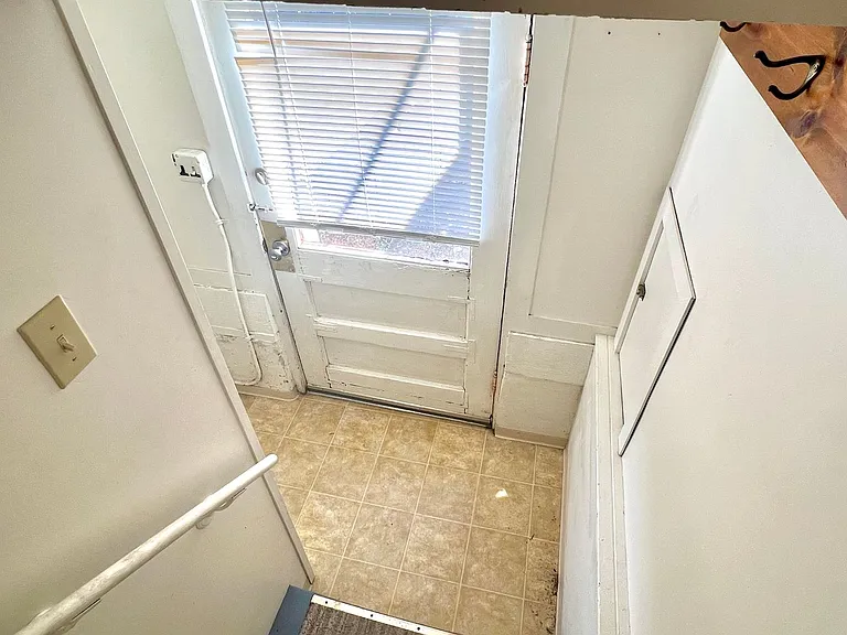 8421 N Fiske Ave — Photo 16