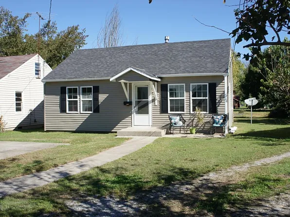 1202 Ferry St, Metropolis, IL 62960