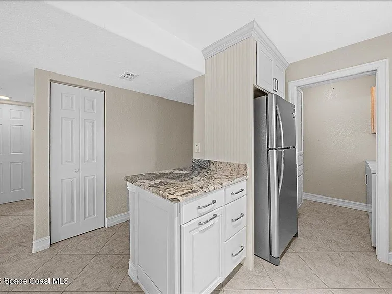 555 Jackson Ave #201 — Photo 14