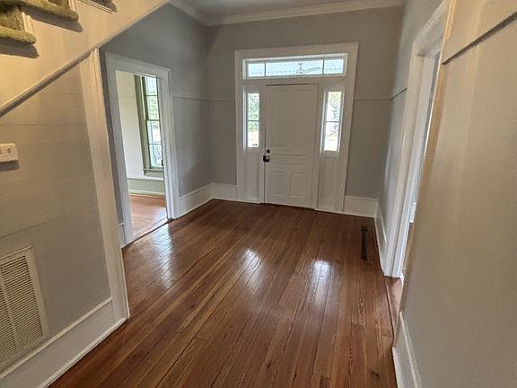 4th image of 800 Lennie Ln