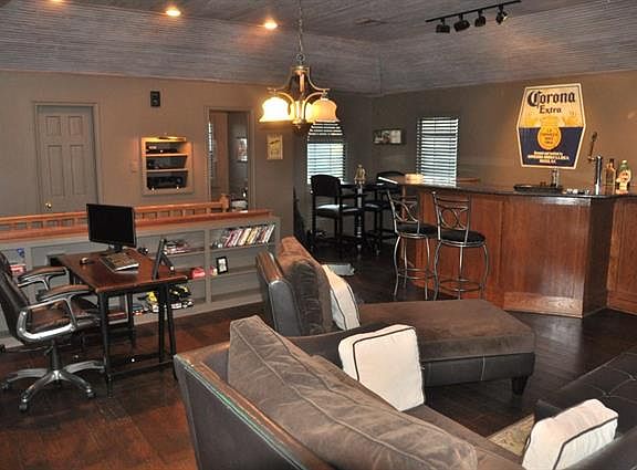 3rd image of 802 Wooded Crest Dr