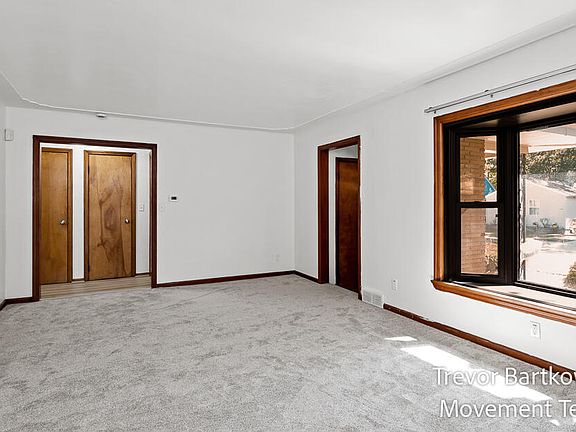 5th image of 3329 Maffett St