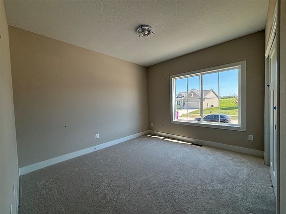 4th image of 1825 Silver Maple Dr