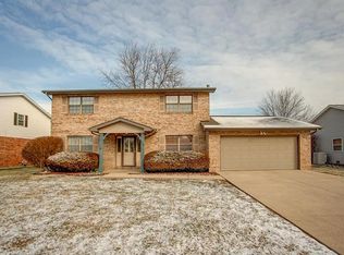629 Green Haven Dr, Swansea, IL