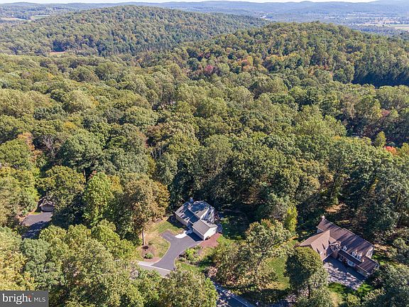 4th image of 26 Highland Dr