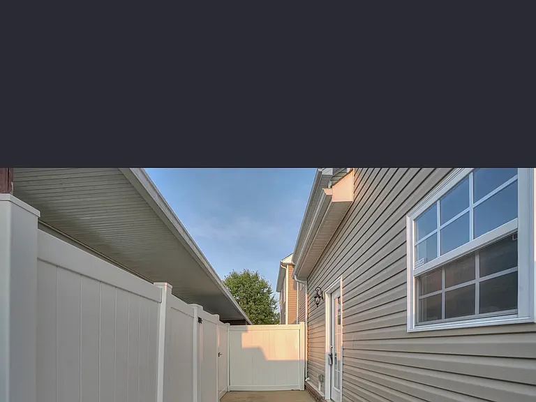 214 Rowlette Cir #214 — Photo 8