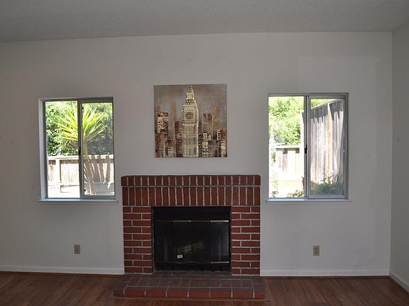 2nd image of 2322 Julie Ln
