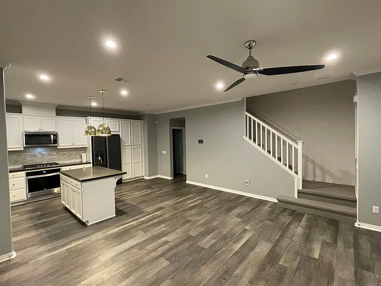 living room/kitchen