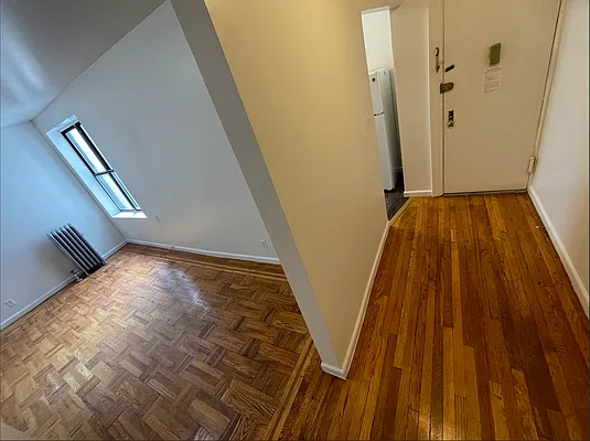 Rented by PMG Real Estate  | media 9