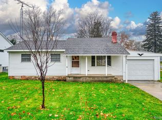 329 N Collins St, Fowlerville, MI