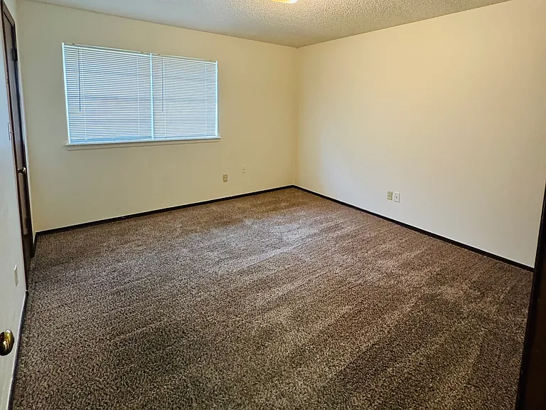 2433 W Eubanks St #8 — Photo 7