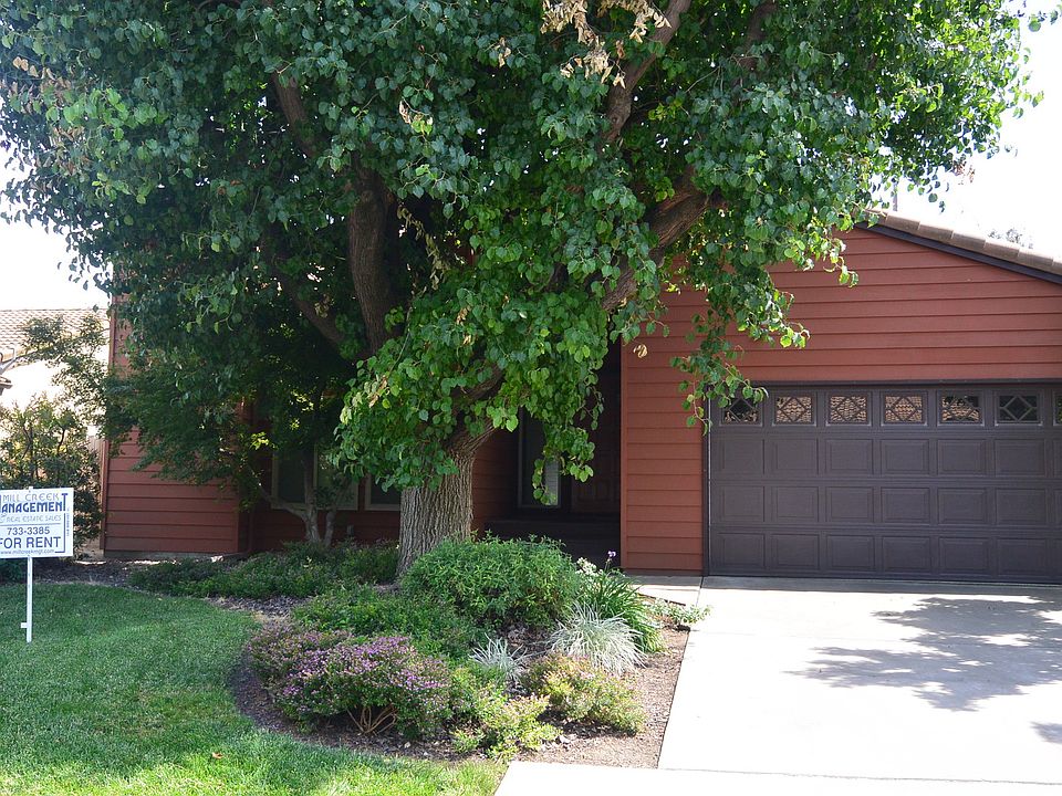 1st image of 1933 S Royal Oaks Dr
