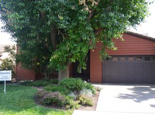 1933 S Royal Oaks Dr, Visalia, CA 93277