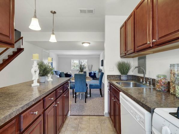 104 Camelot Arms #218