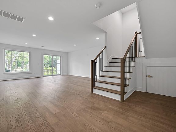 4th image of 110 Mason Ct #2D