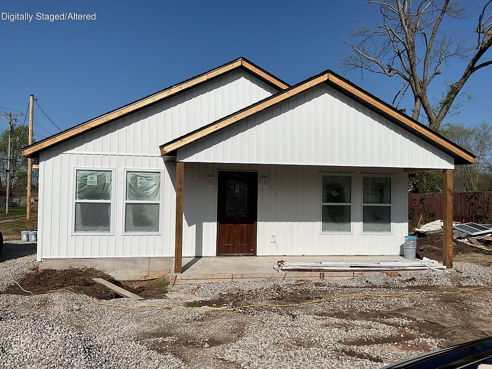 2nd image of 340 E Cofield Avenue