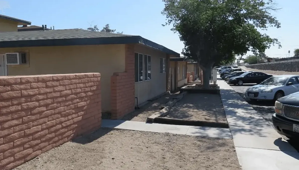 Building Photo - Buena Vista