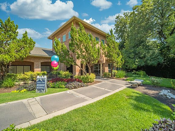 2nd image of 1088 Park Plz #2B-2Ba-1000Sqft