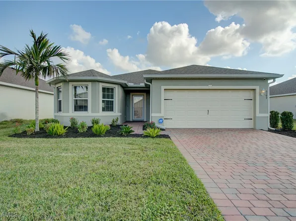 3199 Estancia Ln, Cape Coral, FL 33909