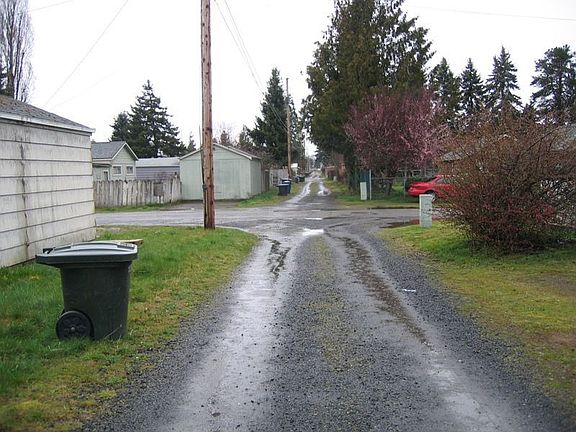 5th image of 2035 King St