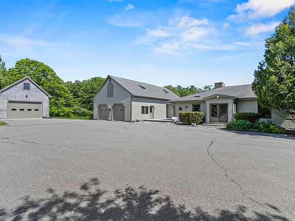 5th image of 501 Mere Point Road