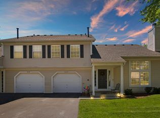 257 Butternut Ln, Streamwood, IL 60107