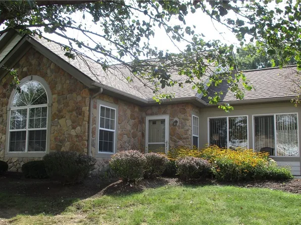 502 Crossings Cir, Tallmadge, OH 44278