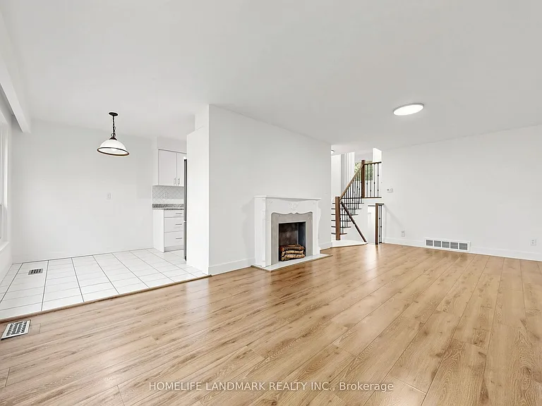 26 Fenside Dr — Photo 1