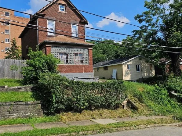 564 3rd St, Clairton, PA 15025