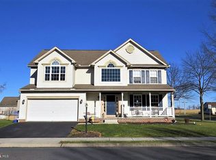 1 Ashfield Ct, Littlestown, PA 17340