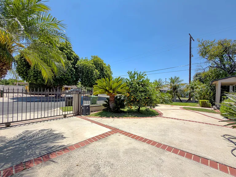17631 Willard St — Photo 5