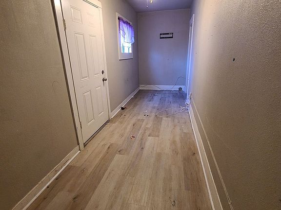 2nd image of 724 1/4 W 43rd Pl #10117897