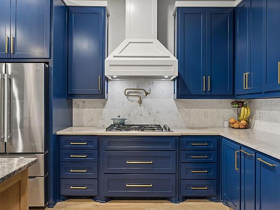 5th image of 660 Alexandrite Dr